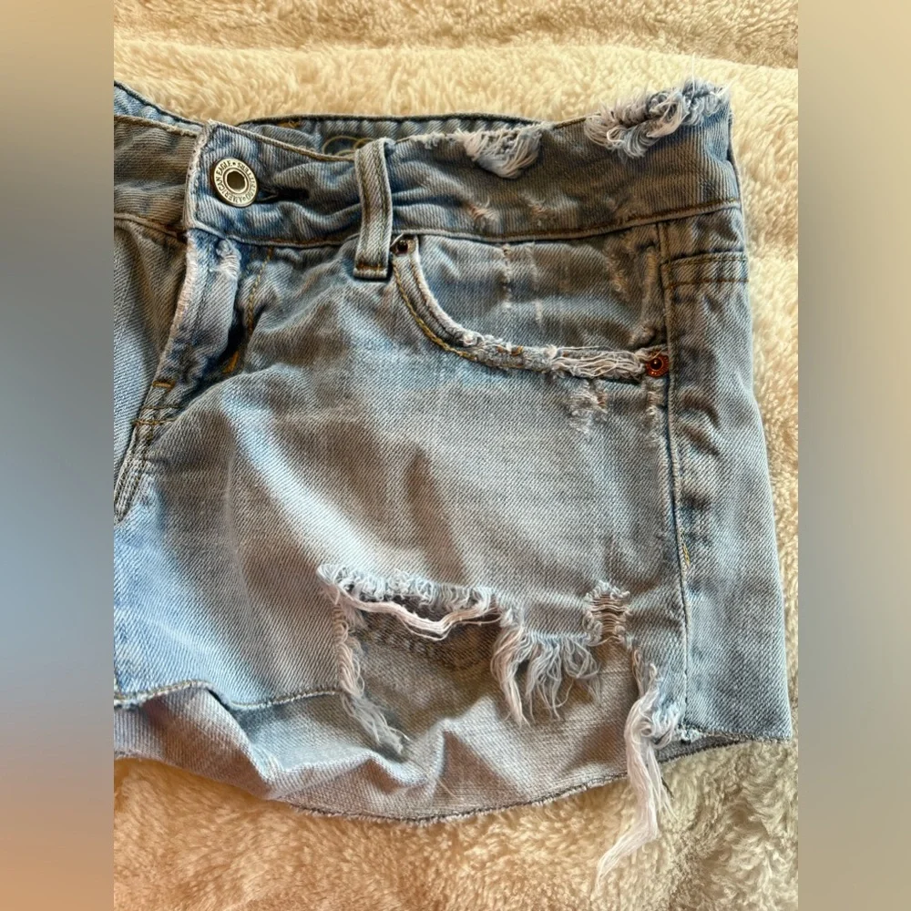 American Eagle Shorts - Picture 3 of 9
